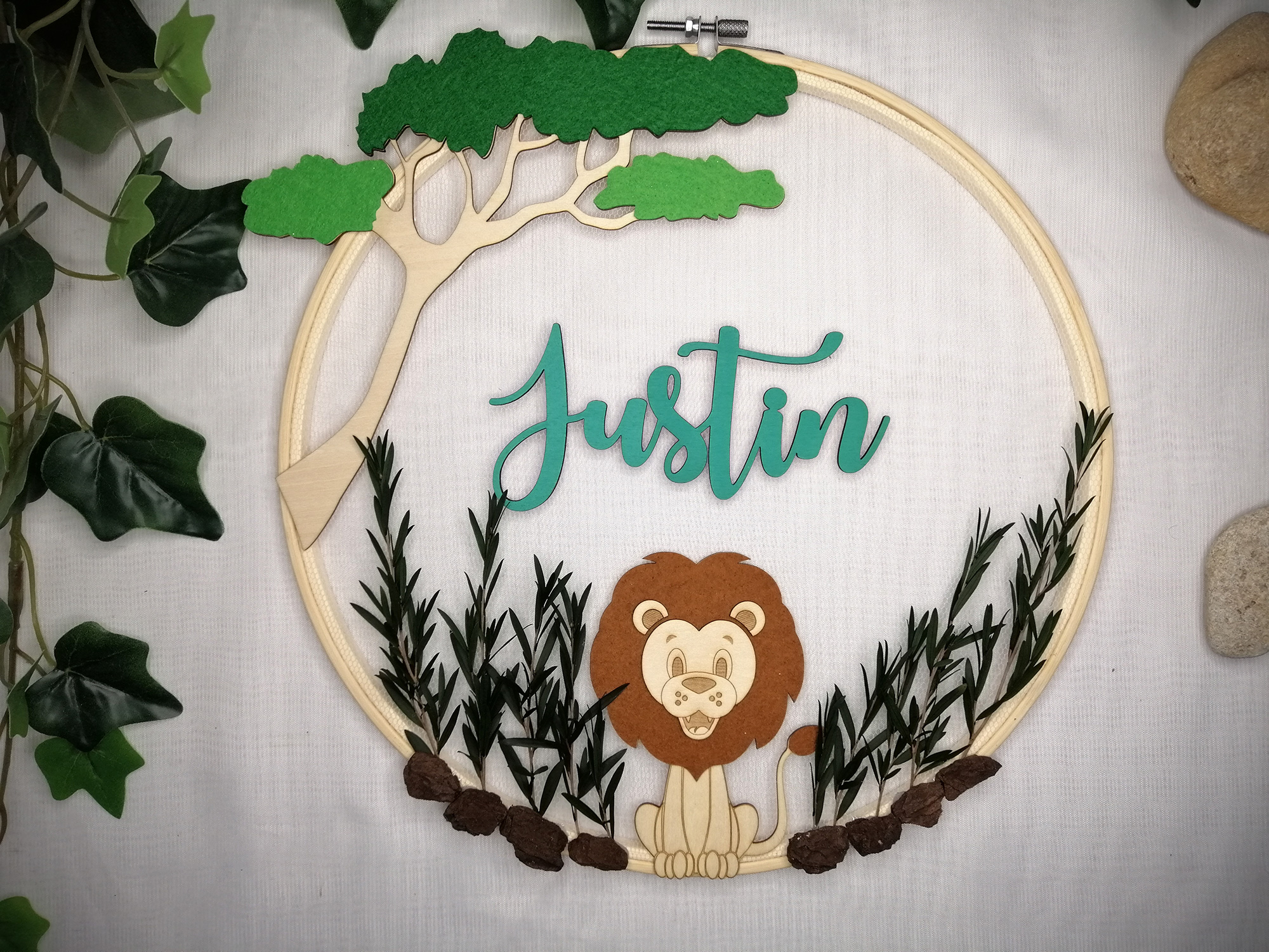 Couronne savane lion prénom bois Justin