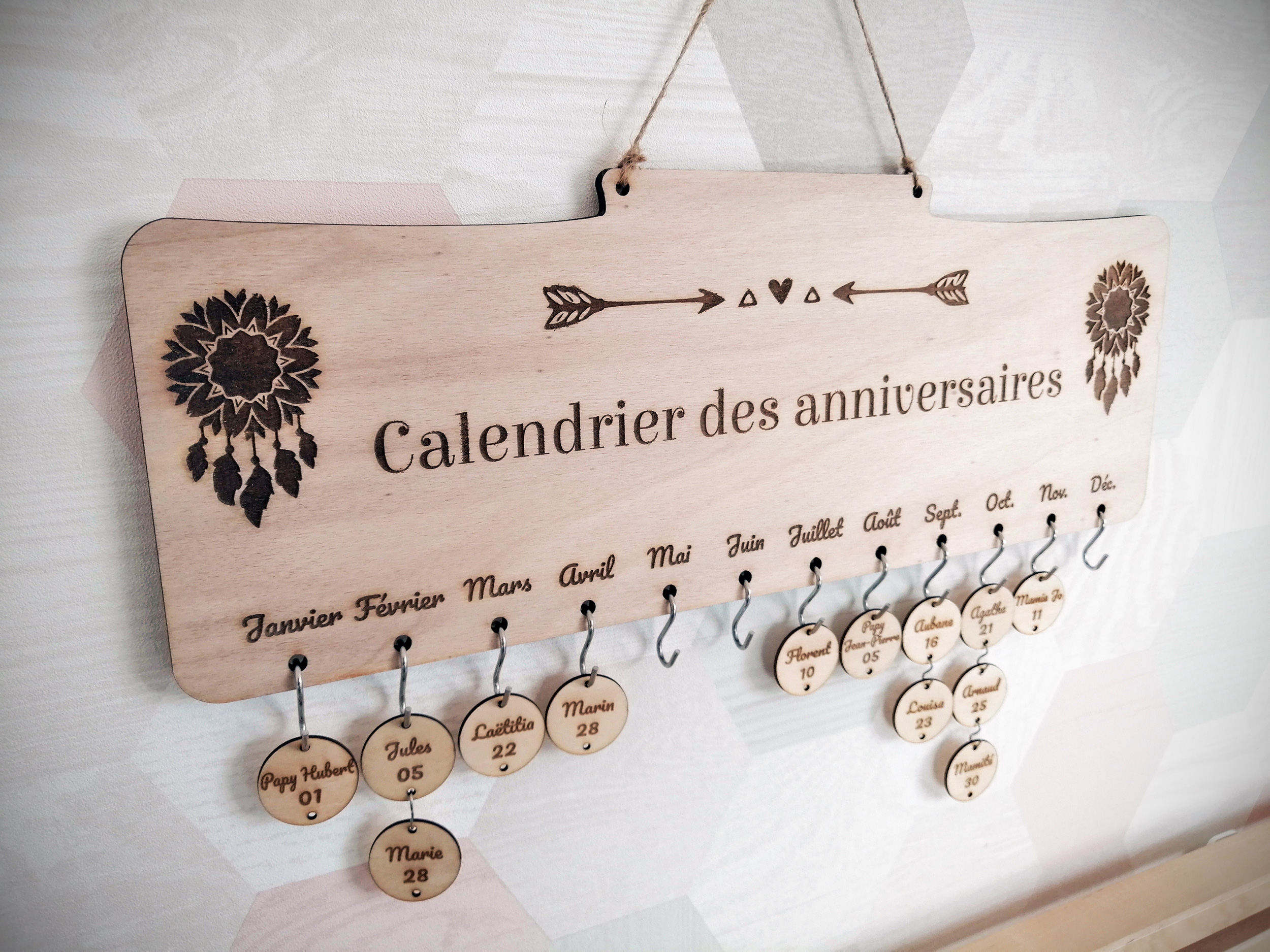 Calendrier perpétuel des anniversaires en bois - Thème Tribal