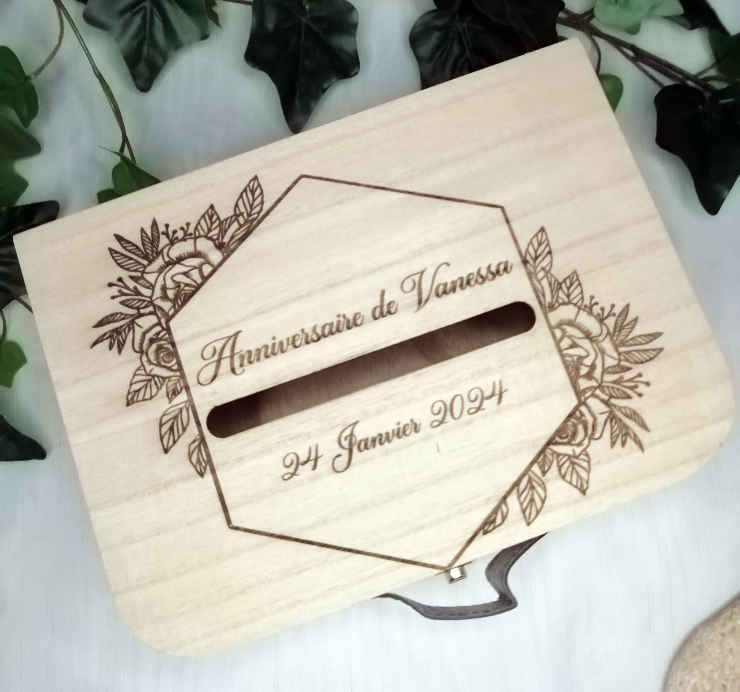 Urne anniversaire personnalisée en bois
