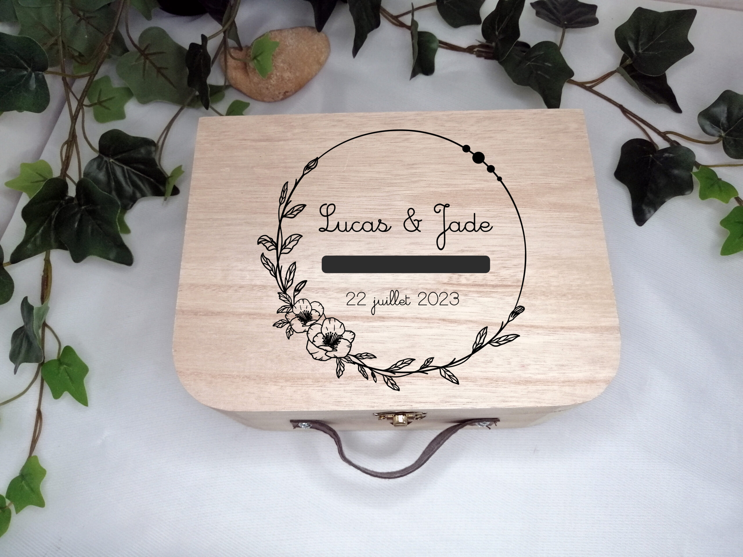 Urne en bois personnalisée pour mariage