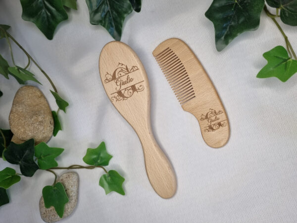 Brosse et peigne bébé personnalisé avec prénom et initiale